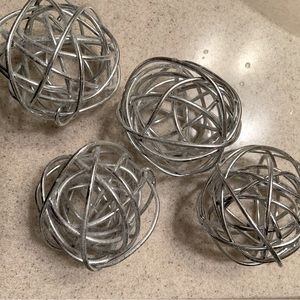 Wire spheres